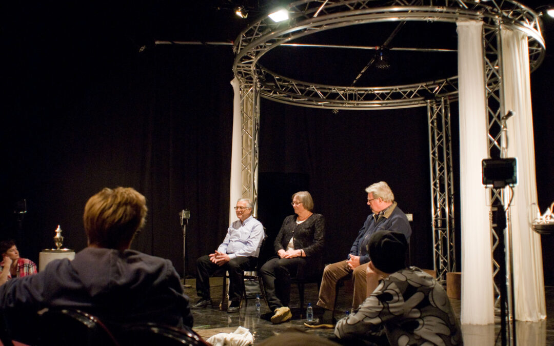 Tro, tvivl og teatermagi på stenbroen