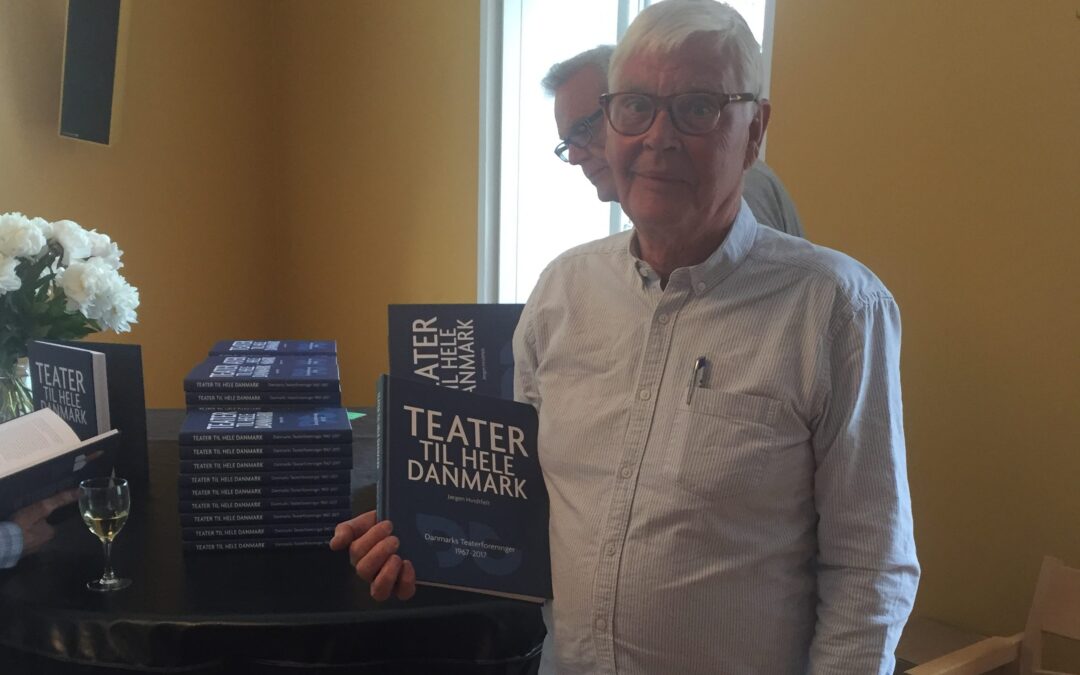 Af kærlighed til teatret